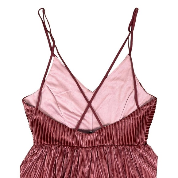 Dress Forum Spaghetti Strap Velour Burgundy Romper Small Fun Flirty Night Out - Picture 5 of 10